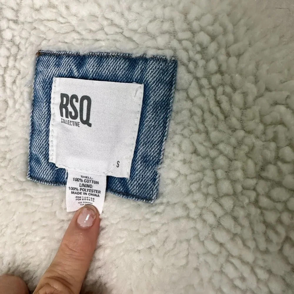 TILLY'S RSQ Sherpa Lined Denim Trucker Jean Jacket - small - Picture 9 of 13